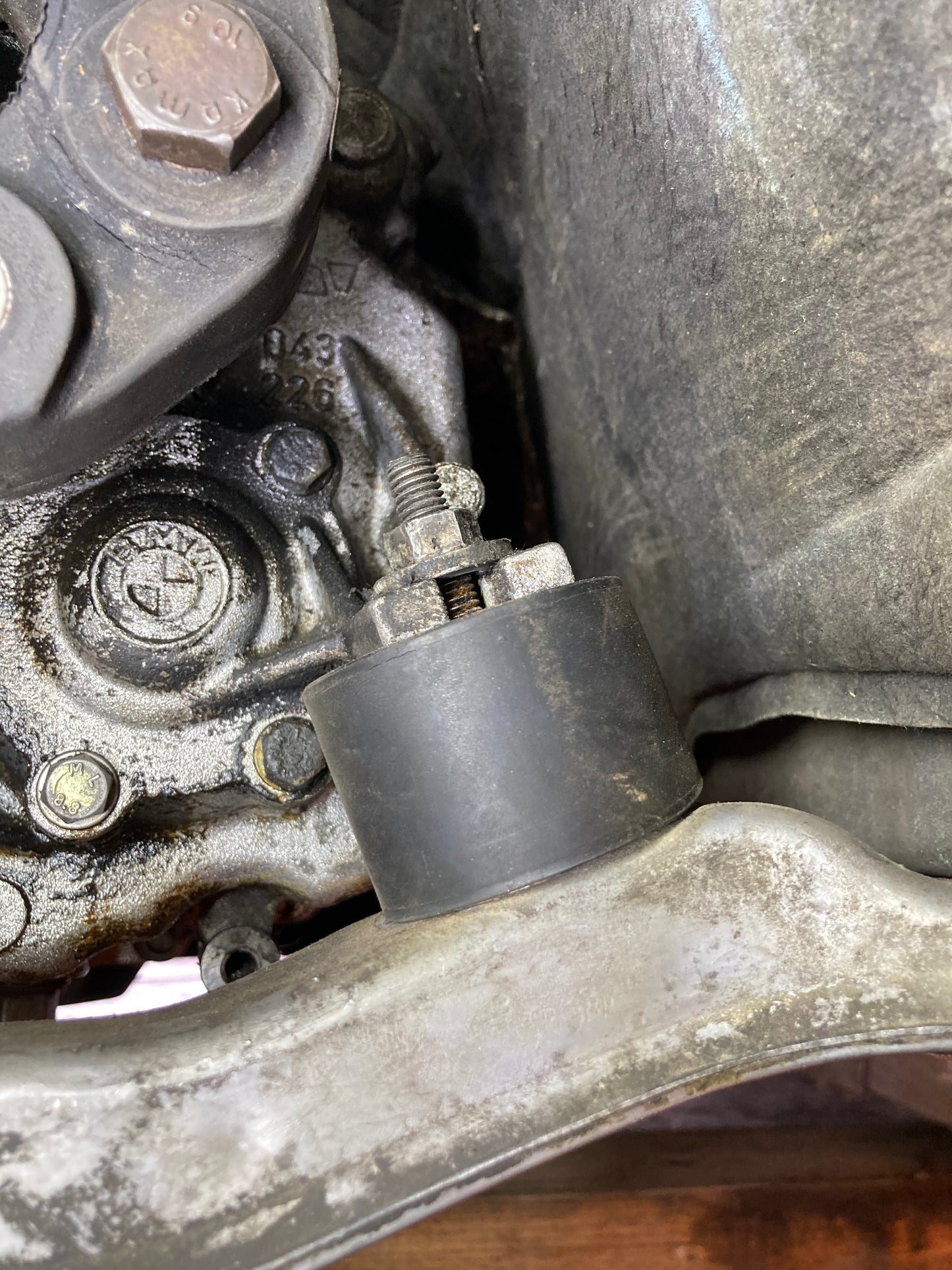 E36 & E46 heavy duty rubber transmission mounts