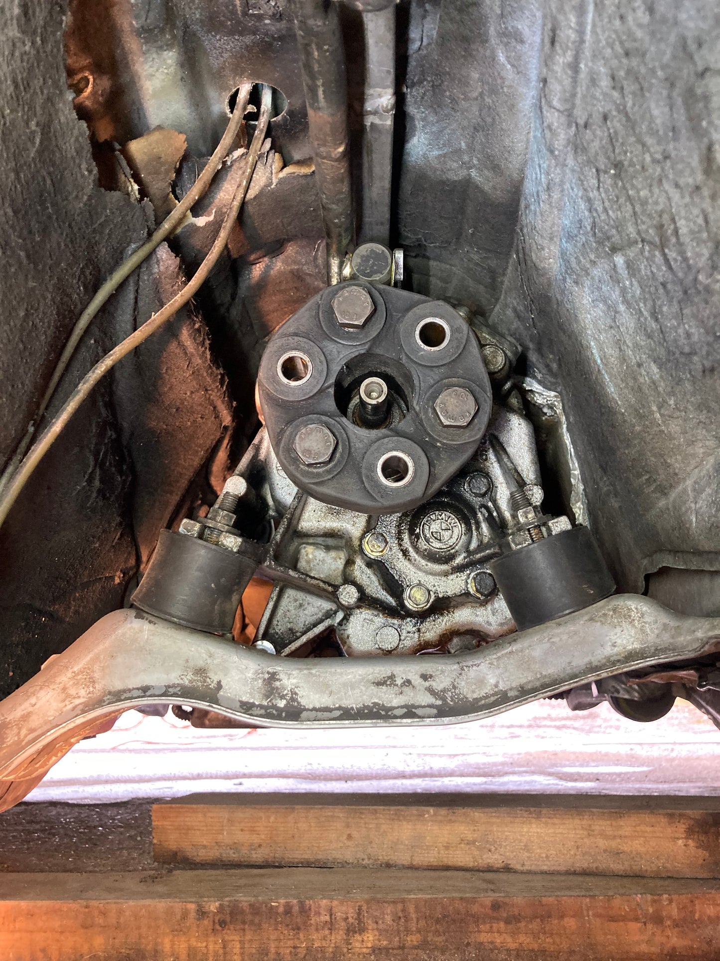 E36 & E46 heavy duty rubber transmission mounts