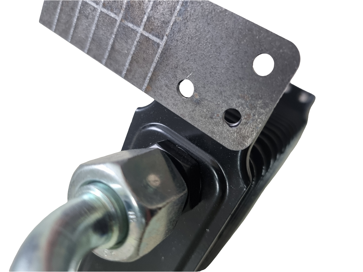 Oil cooler mounting bracket