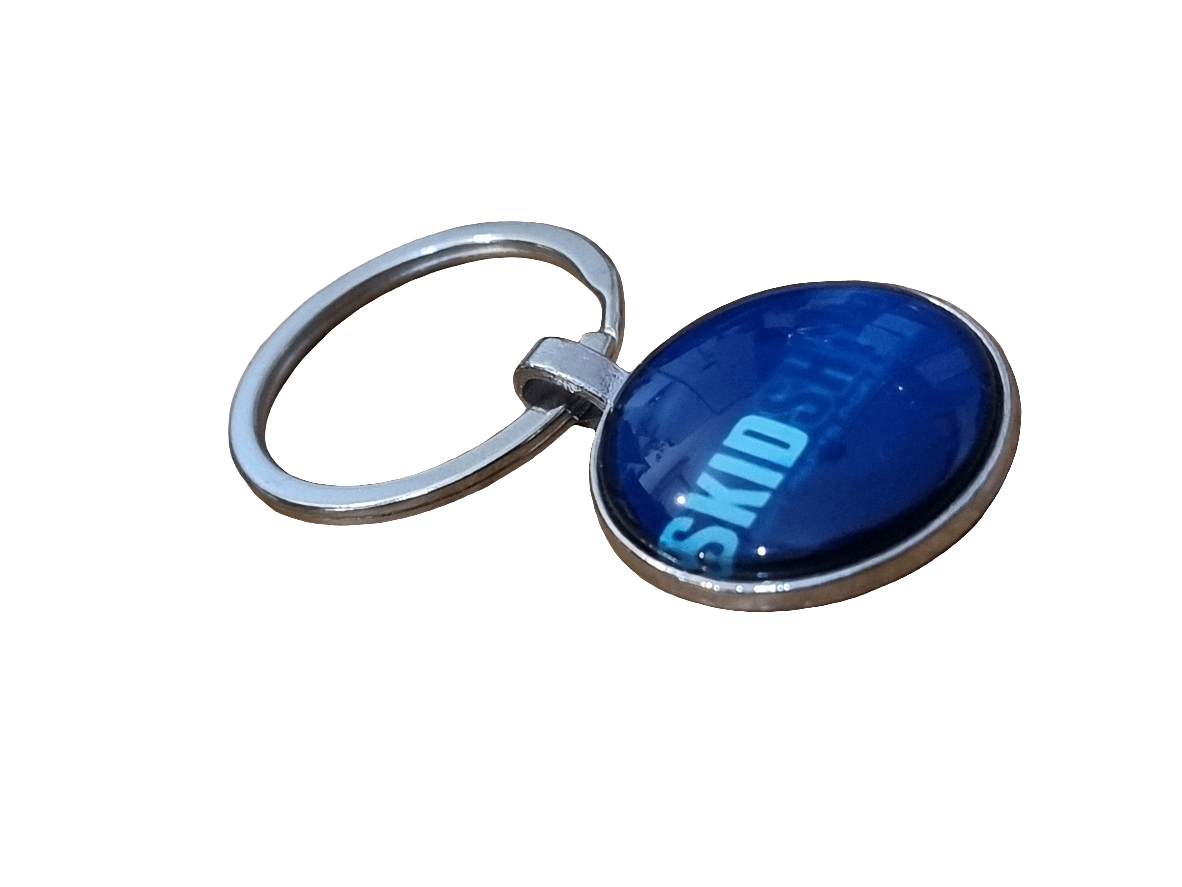 Skidshop simple&smol metal keychain