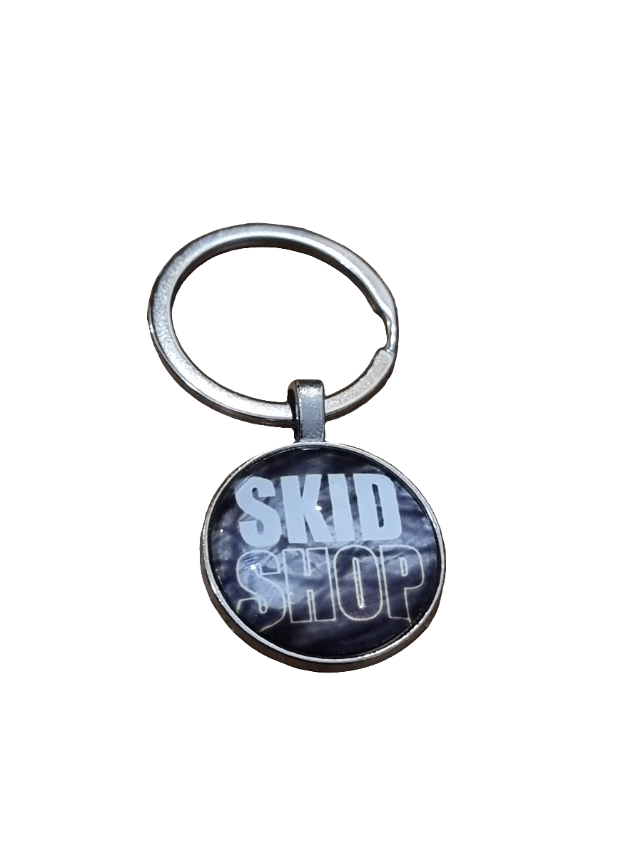 Skidshop simple&smol metal keychain